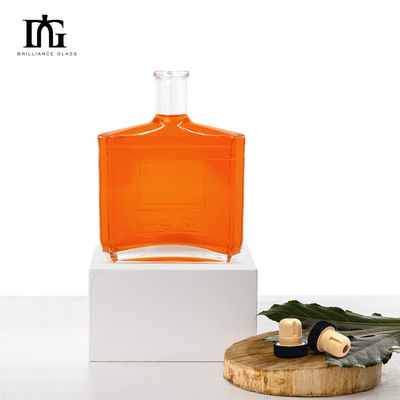 Customized Gin Whisky Spirit Vodka Brandy Bottle with Cork Closure and 750ml Capacity