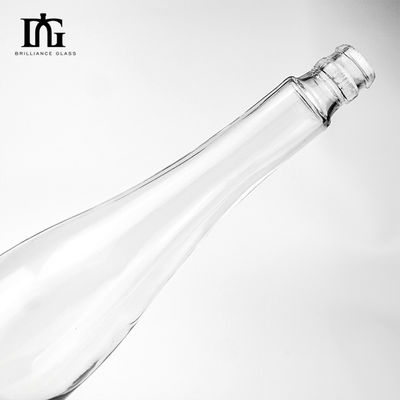 550ml Glass Bottle for Whisky Brandy Vodka OEM/ODM Acceptable and Engraving Surface Handling