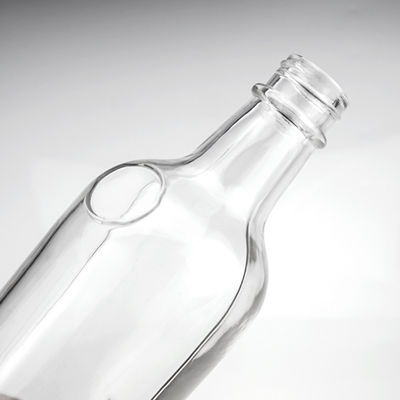 Clear Glass Liquor Bottle with Screw Cap Capacity 500ml/750ml/1L Collar Material Glass