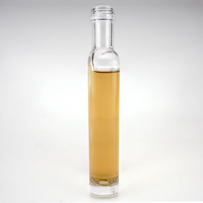 700ml Clear Flat Square Glass Vodka Whiskey Bottle with Screw Cap and Engraving Logo