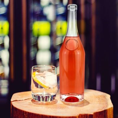 700ml Clear Nordic Glass Vodka Bottles for Beverage Customizable Engraving Industrial