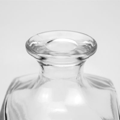 Cap Type Cork Screw Both 750ml Square Shape Glass Gin Whiskey Liquor Bottle for Pharmacy