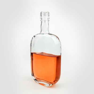 Hot Stamping 500Ml Empty Square Shoulder Glass Vodka Bottle With Screw Cap For Liquors