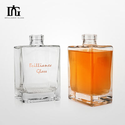 Custom Logo Acceptable 500ml Glass Vodka Bottle with Cork Seal