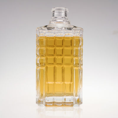 OEM/ODM Acceptable Square 500ml Eco-Friendly Glass Bottle for Whiskey and Beauty