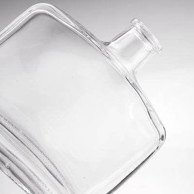 Hot Stamping and Electroplating Glass Bottle 750ml for Liquor Packaging