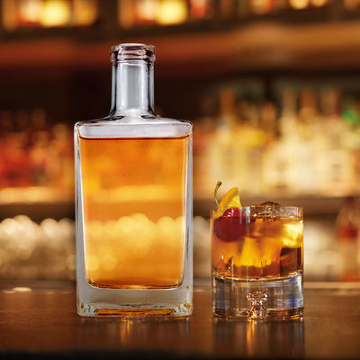 700ml Glass Bottles with Customized Design and Flat Shoulder for Whisky Brandy Vodka