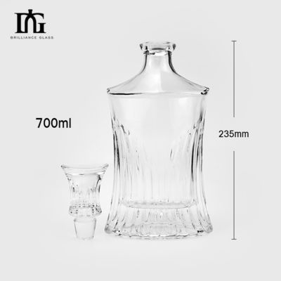 Collar Material 700ml Crystal Whiskey Decanter Custom Logo for Liquors and Beverages