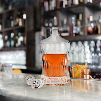 Collar Material 700ml Crystal Whiskey Decanter Custom Logo for Liquors and Beverages