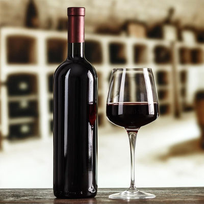 750ml 700ml Red Wine Glass Bottle with Shrink Film and Engraved Surface Handling on Glass