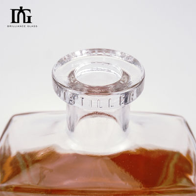 Carbonated Drinks 700ml 500ml Square Vodka Bottle made of Empty Cylinder Spirit Glass