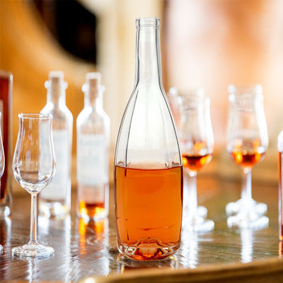OEM/ODM Acceptable Transparent Glass Bottle 700ml 750ml for Liquors and Beverages