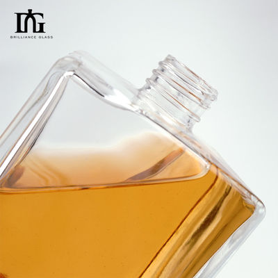 Glass Collar Material Square Clear Flat Shoulder 500ml 700ml Whiskey Bottle with Cork