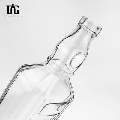 Superior 700ml Whiskey Bottle Made of Extra Flint Glass with Engraved Decal Printing