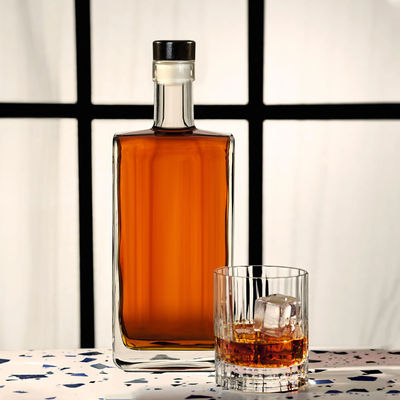 Leak-Free Stopper 500ml Whiskey Glass Bottle for Custom Electroplating and Engraving