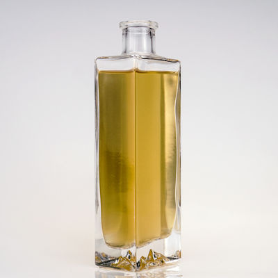 Capacity 500ml Flat Empty Clear Glass Liquor Bottle for Whisky Rum Spirits Vodka Gin
