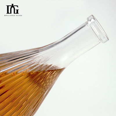 Engraved 450ml/700ml/750ml Glass Bottle for Commercial Liquor Presentation in Clear