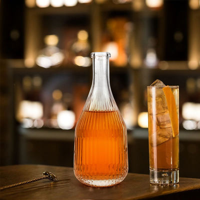 Engraved 450ml/700ml/750ml Glass Bottle for Commercial Liquor Presentation in Clear