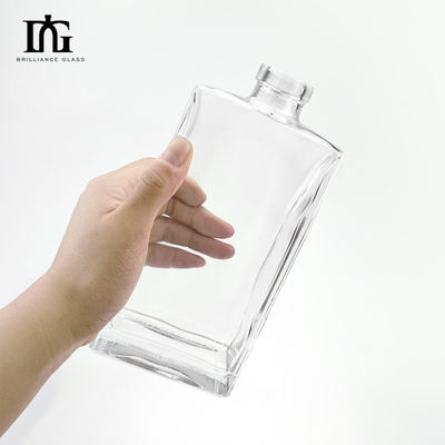 Square 500ml Glass Bottles for Carbonated Drinks and Whisky in Transparent Material