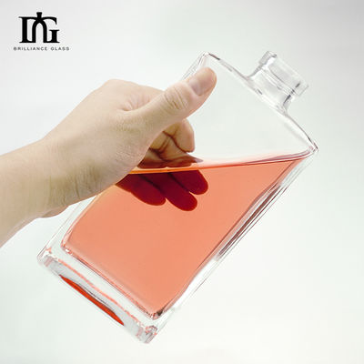 Square 500ml Glass Bottles for Carbonated Drinks and Whisky in Transparent Material
