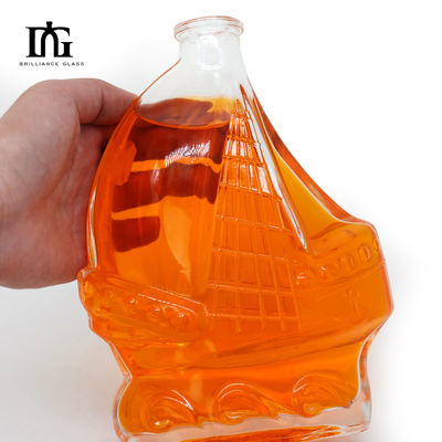Custom Luxury 500ml Maple Leaf Glass Bottle for Wine Whiskey Gin Beverages