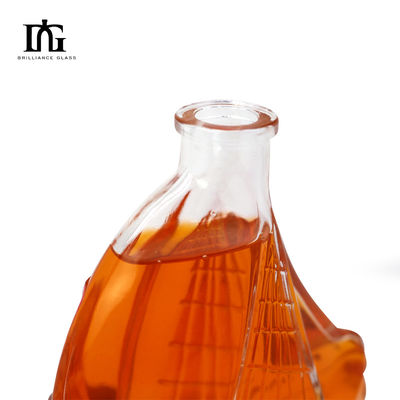 Custom Luxury 500ml Maple Leaf Glass Bottle for Wine Whiskey Gin Beverages