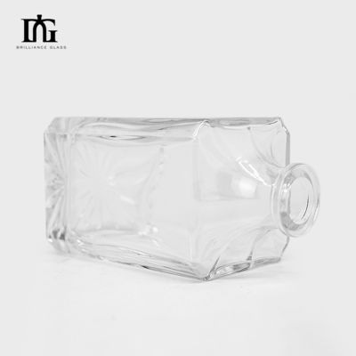 Customize Empty Whisky Bottles 50ml 375ml Glass Spirit Bottle for Liquors Capacity 700ml