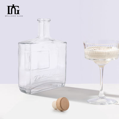 Customized Gin Whisky Spirit Vodka Brandy Bottle with Cork Closure and 750ml Capacity