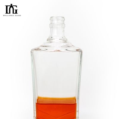 Customized 700ml Clear Glass Wine Bottle for Liquor Spirits Industrial Capacity 700ml