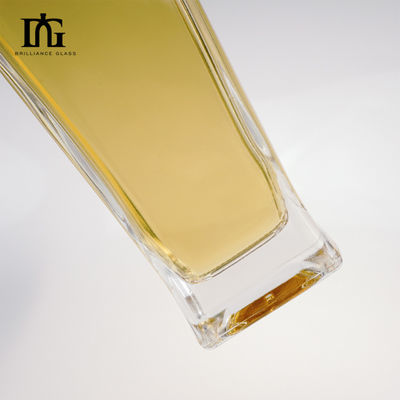375ml 500ml 700ml Unique Design Vodka Gin Whiskey Spirits Glass Bottle with Cork Made