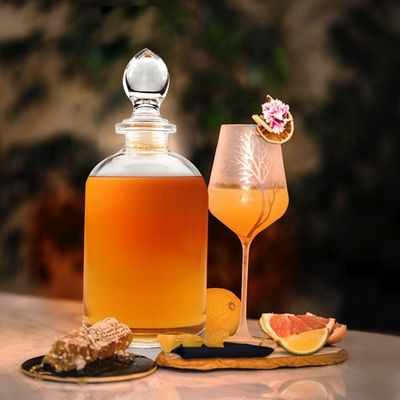 500ml Clear Glass Fruit Wine Liquor Bottle with Cork Engraved Surface Handling