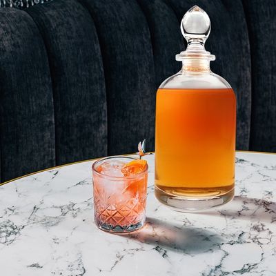 500ml Clear Glass Fruit Wine Liquor Bottle with Cork Engraved Surface Handling