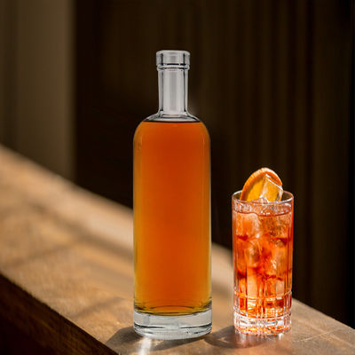 Large Capacity Glass Wine Bottle with 700ml Capacity and Engraving Surface Handling