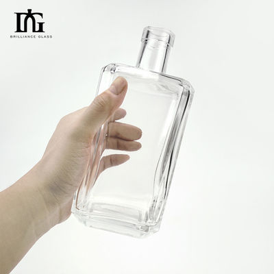 Body Material glass Transparent 700ml Square Glass Liquor Bottle Vodka Whiskey Gin Bottle With cork