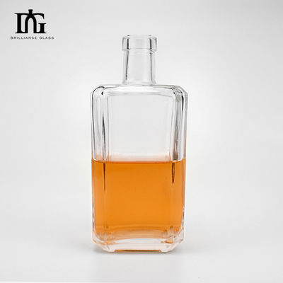 Body Material glass Transparent 700ml Square Glass Liquor Bottle Vodka Whiskey Gin Bottle With cork