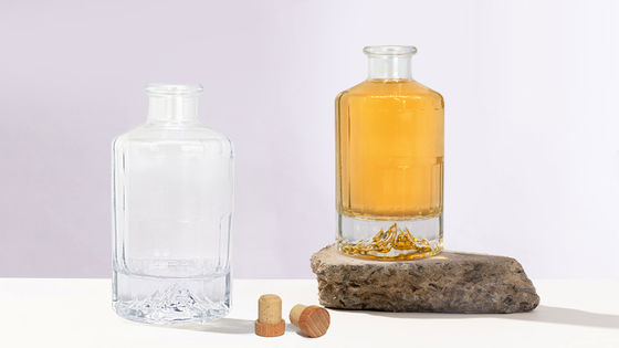 Acceptable OEM/ODM Liquor Bottles for Vodka Whisky Rum Gin Brandy in Different Sizes