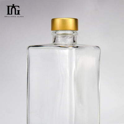 Base Material Glass Bottle with Cork and Screw Cap 700ml Clear Empty Whisky Bottle
