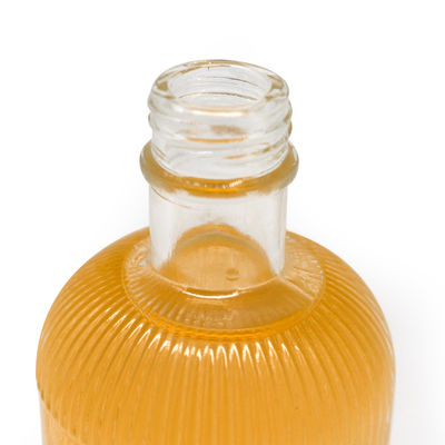 Capacity 250ml/350ml/500ml/550ml/650ml/700ml/750ml Glass Gin Bottle for Beverages