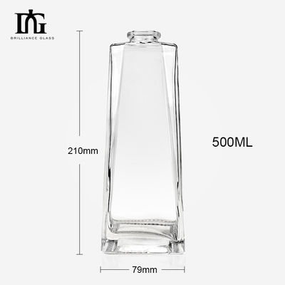 Square Glass Cosmetics Spray Bottle with Cork Cap Capacity 700ml Body Material glass