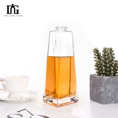 Square Glass Cosmetics Spray Bottle with Cork Cap Capacity 700ml Body Material glass